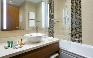 Гостиница Hilton Garden Inn Волгоград Двухместный номер с 2 отдельными кроватями-5